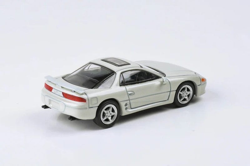 PARA64 1:64 Mitsubishi GTO / 3000GT Glacier White Pearl Carousel 2