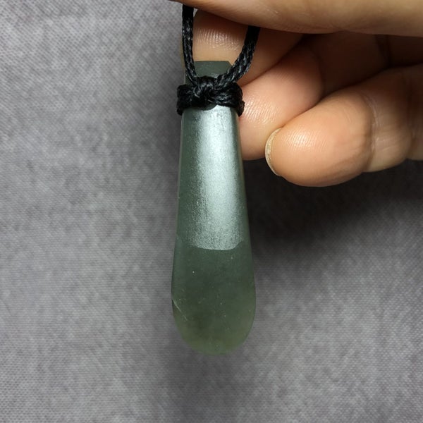 CRAZY 1 DAY AUCTION!!: 4.4cm NZ Greenstone Roimata Pendant, $1 Reserve Carousel 7