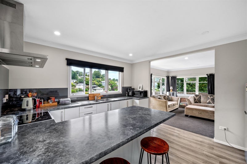 Central, Sunny, Versatile Living on Lucas Terrace64695179079298114