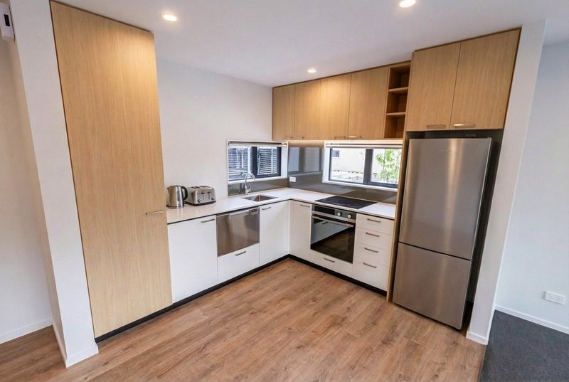 Shirley, 2 bedrooms64696018457346111