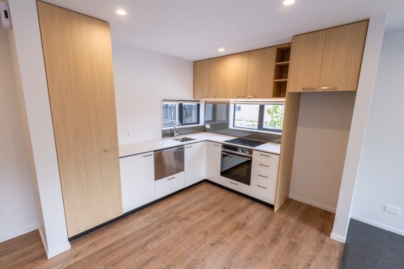 Shirley, 2 bedrooms64696018457346113