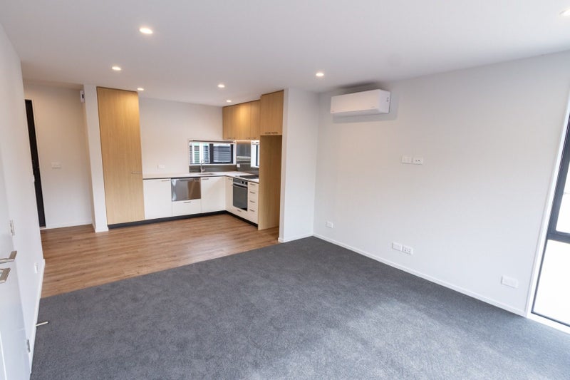 Shirley, 2 bedrooms64696018457346114