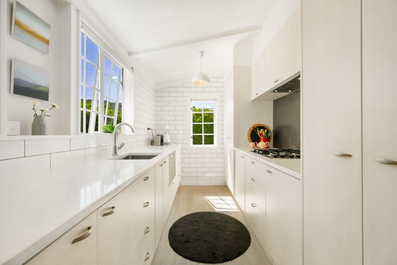 QUAINT COTTAGE CHARM64696211460866112