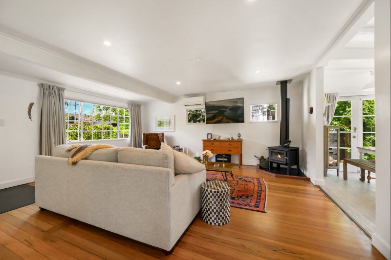 QUAINT COTTAGE CHARM64696211460866114