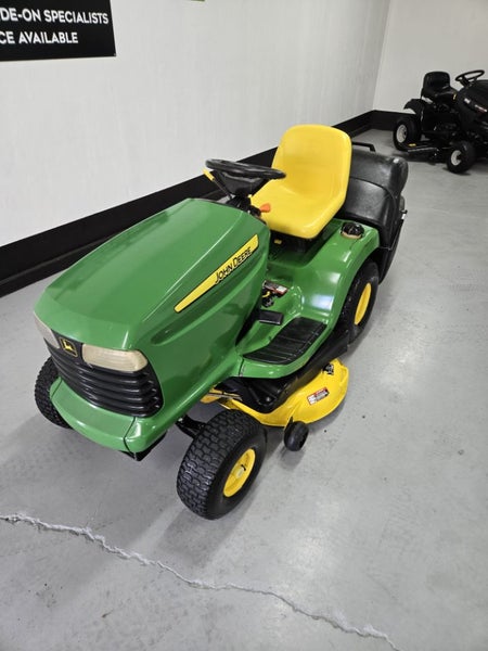 John deere catcher mower ltr180 Carousel 2