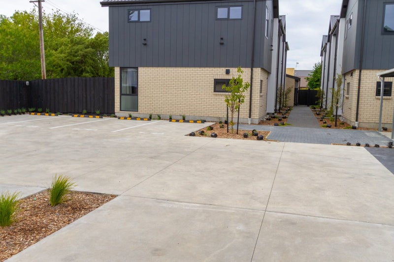 Shirley, 2 bedrooms64696797989891111