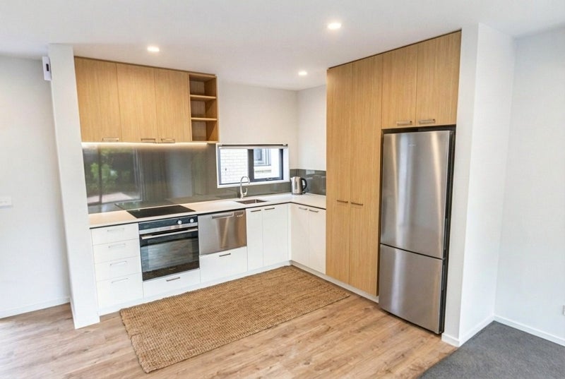 Shirley, 2 bedrooms64696797989891112