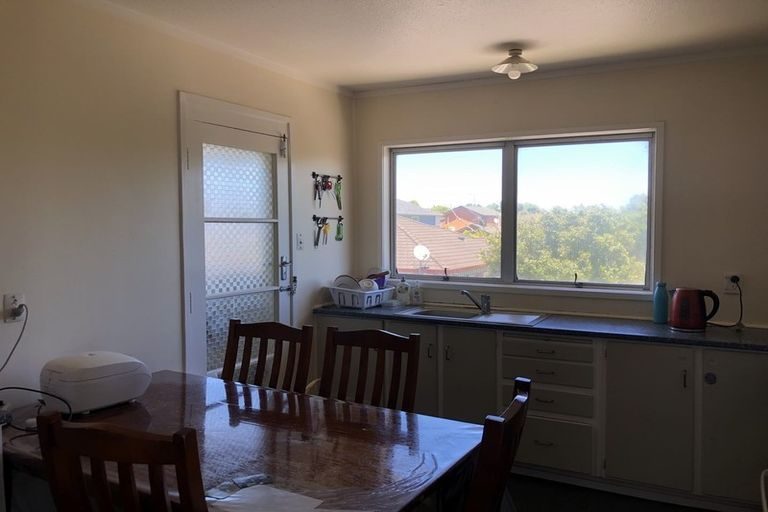 Howick, 2 bedrooms64697386481025114