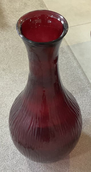 Huge Glass Vase in Red Carousel 4