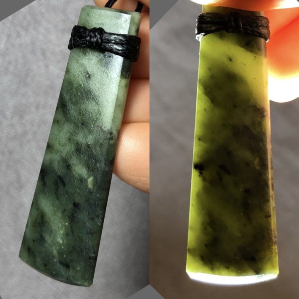 2 DAY AUCTION!: 5.2cm NZ Greenstone Toki Pendant, $1 Reserve Carousel 1