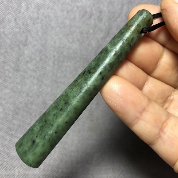2 DAY AUCTION!: 7.9cm NZ Greenstone Toki Pendant, $1 Reserve Carousel 7