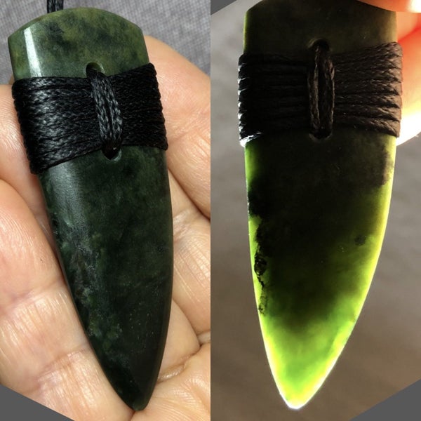 2 DAY AUCTION!: 6.4cm NZ Greenstone Shark Tooth Pendant, $1 Reserve Carousel 1