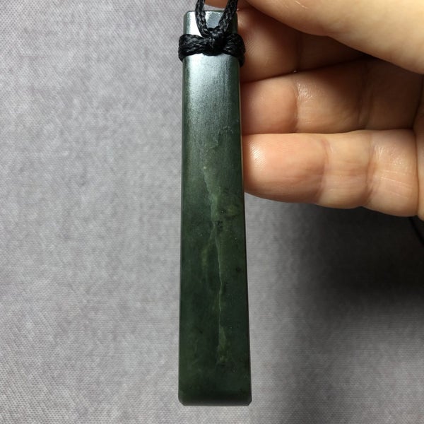 2 DAY AUCTION!: 7.8cm NZ Greenstone Toki Pendant, $1 Reserve Carousel 7
