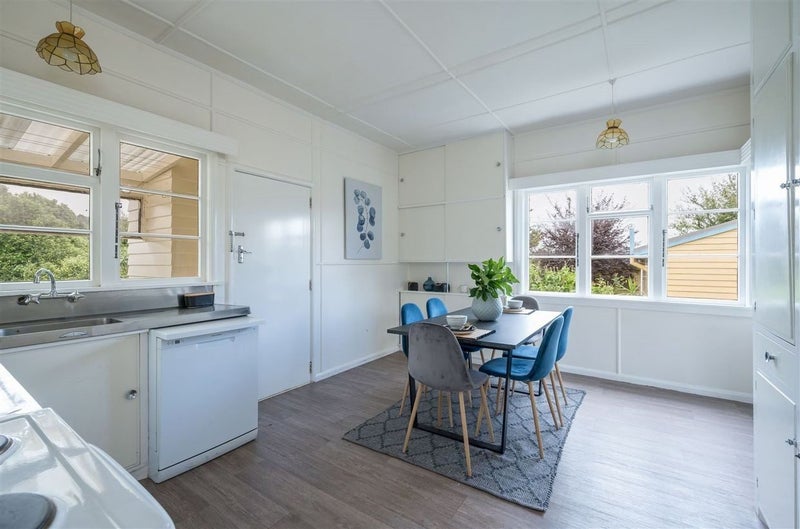 Toi Toi, 3 bedrooms64701994819971112