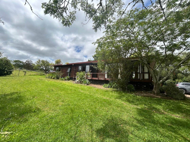 Helensville, 4 bedrooms64702997229697112