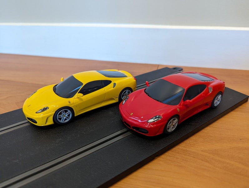 Scalextric Box Set - Ferrari GT Pursuit Carousel 3
