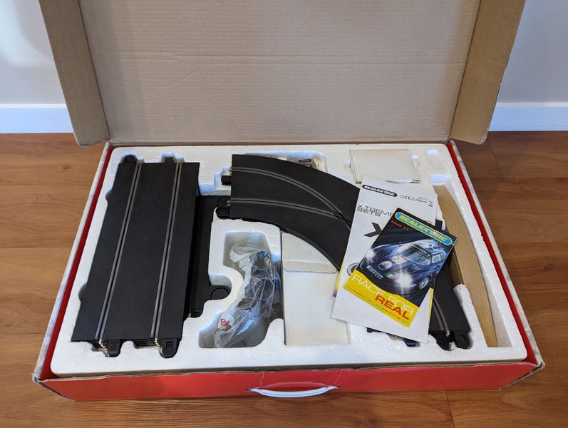 Scalextric Box Set - V8 Supercars Supercheap Auto 1000 Carousel 2