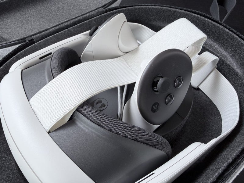 Meta Quest 3 VR Headset – Excellent Condition64703324499843111