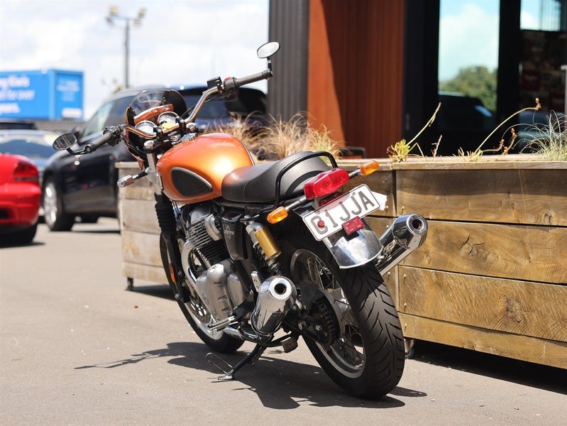 2021 Royal Enfield Interceptor 65064703576304514114