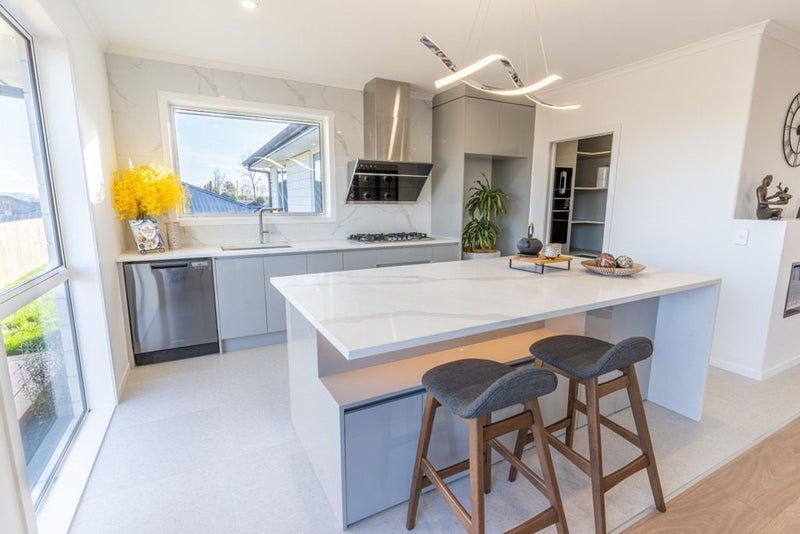 Flagstaff, 5 bedrooms64704085142401112