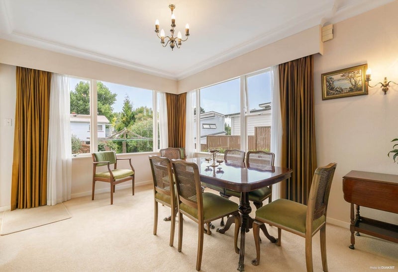 Epsom, 4 bedrooms64704275720961111