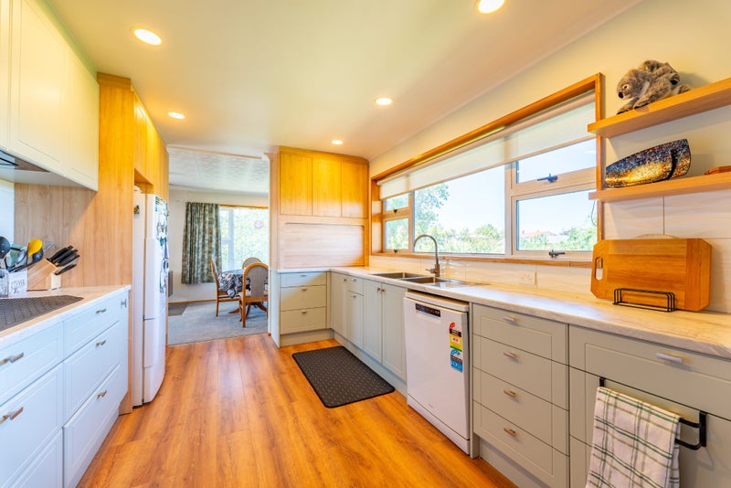 Owner's Relocation, Your Opportunity.64704466638337113