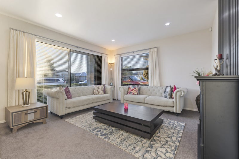 Space, Style & a Prime Location64704377711617111