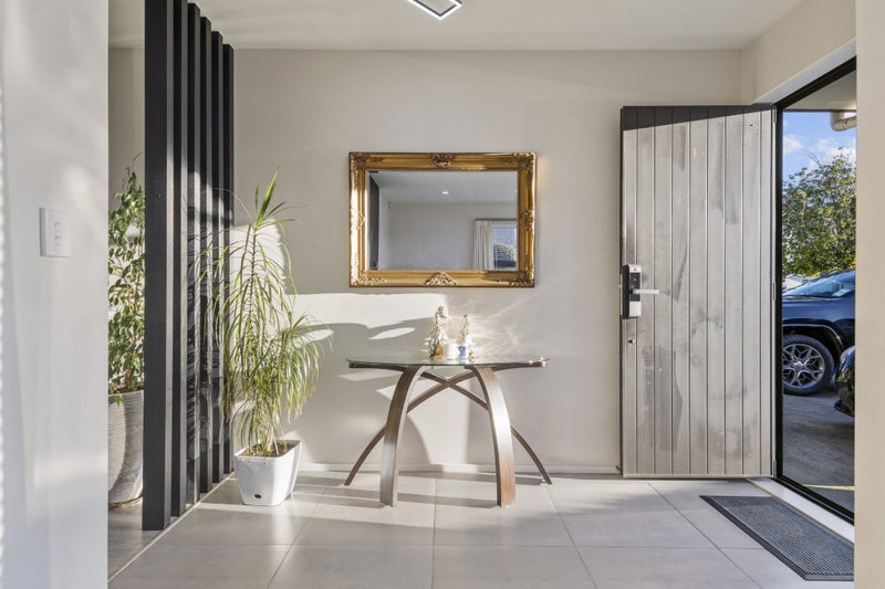 Space, Style & a Prime Location64704377711617113