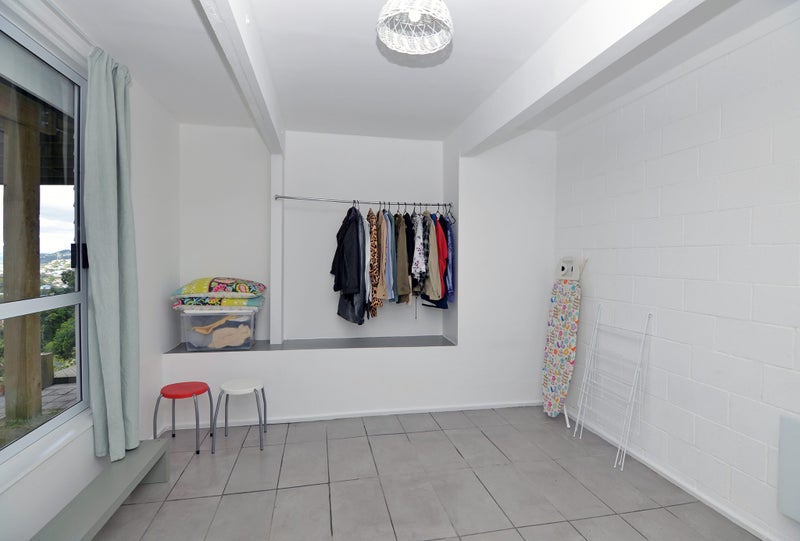 Hataitai, Studio64704860235266114