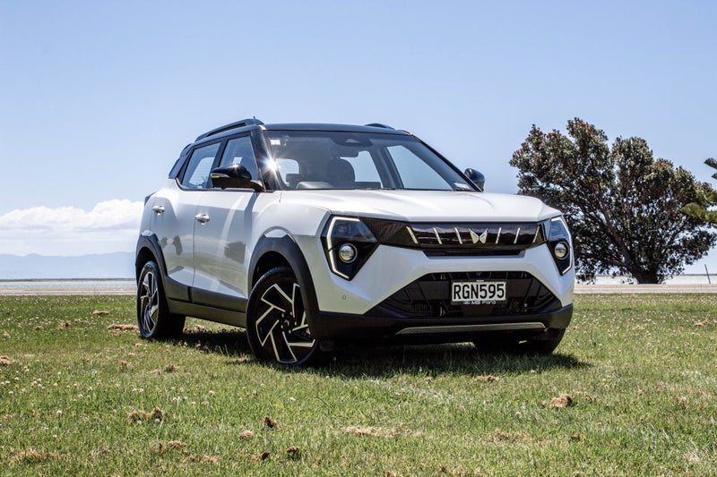 2025 Mahindra XUV 3XO Ax7l 1.2PT/6AT64704956022147110