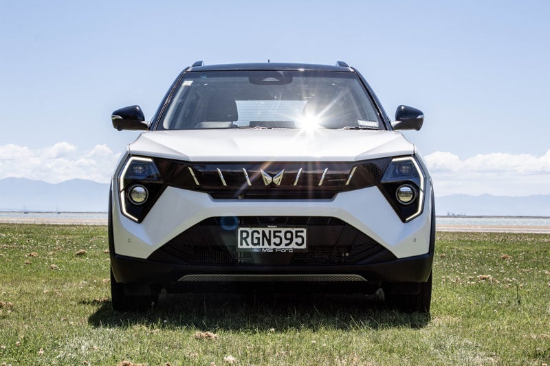 2025 Mahindra XUV 3XO Ax7l 1.2PT/6AT64704956022147113