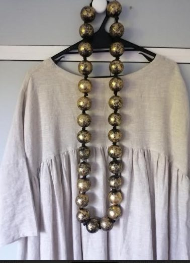 STUNNING OVERSIZED BEAD NECKLACE - Must see!!!! Carousel 2