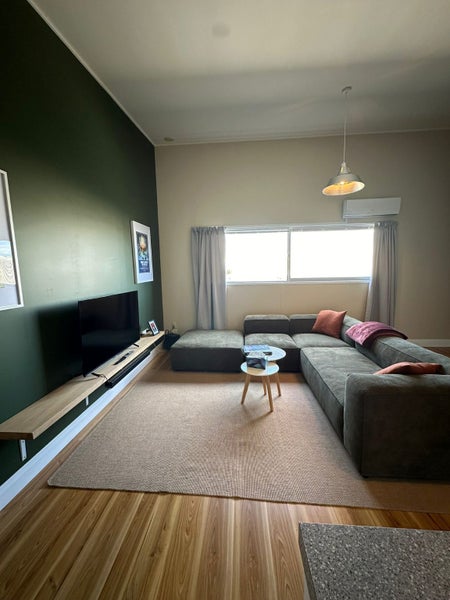 Stoke, 1 bedroom64705354120962112