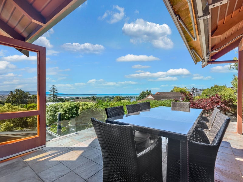 Exceptional Home with Jaw-Dropping Views64705354128515111