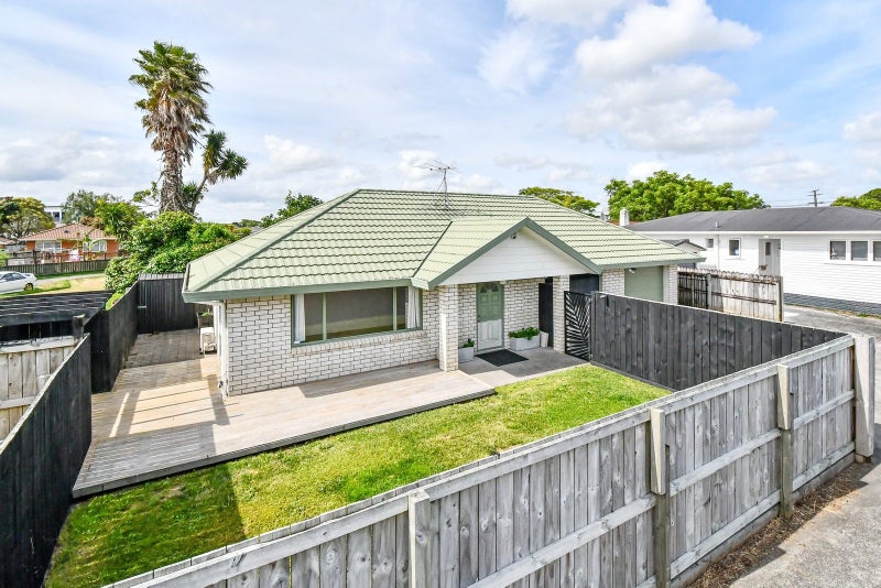 Manurewa, 3 bedrooms64705455643137111