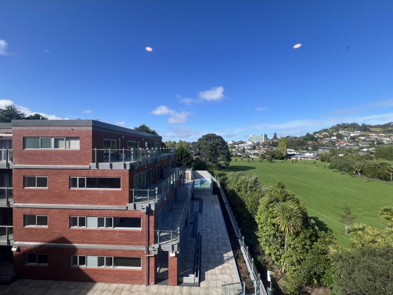 Mount Albert, 2 bedrooms64705852540929110