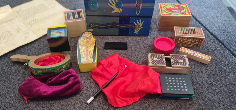 Melissa & Doug Deluxe Magic Set | Pretend Play Toy | Magic Play Set Carousel 2