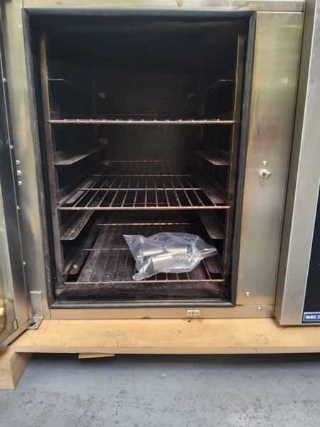 Moffat e35 one year new oven Carousel 2