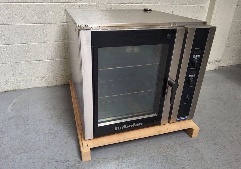 Moffat e35 one year new oven Carousel 1