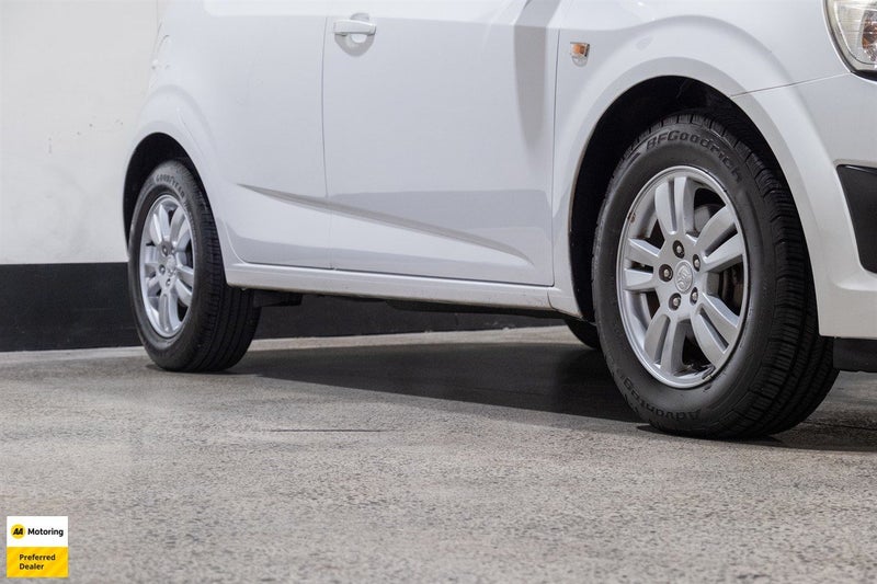 2014 Holden Barina CD 1.6L Hatch NZ New64710967068034112