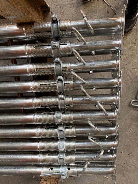 Adjustable Acrow props Carousel 3