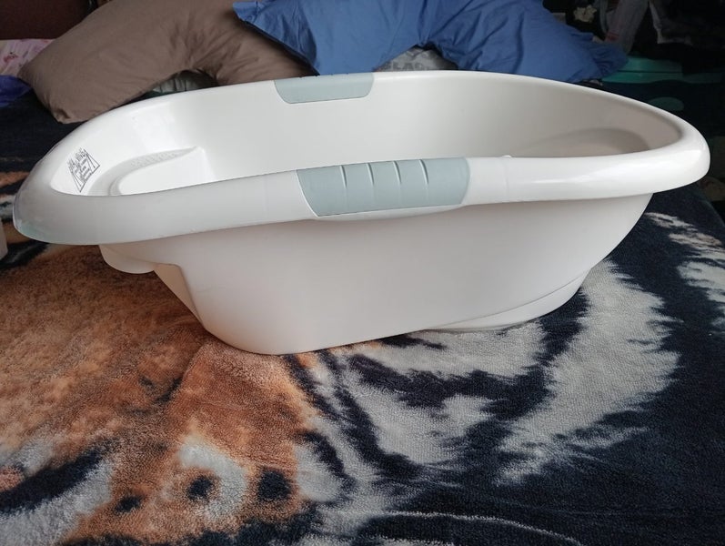 Roger Armstrong Oasis baby bath with support Carousel 10