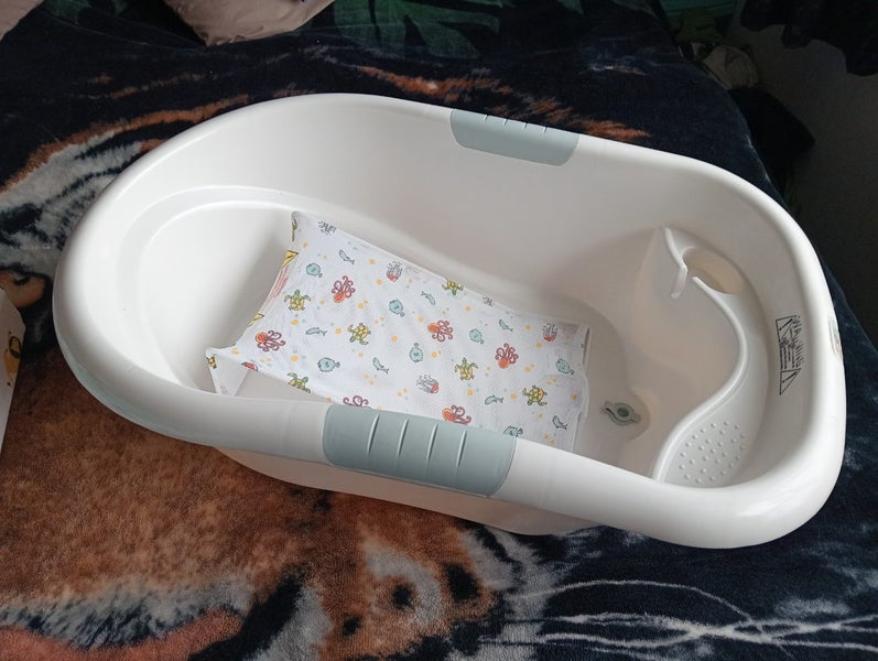 Roger Armstrong Oasis baby bath with support Carousel 1