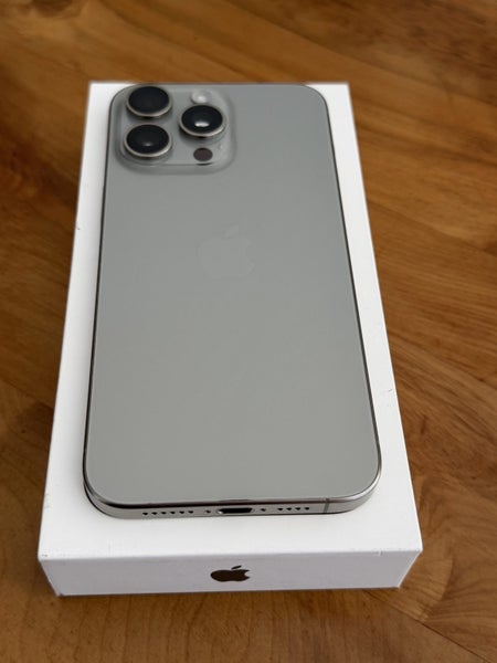 iPhone 15 pro Max 256gb titanium64712989367938112