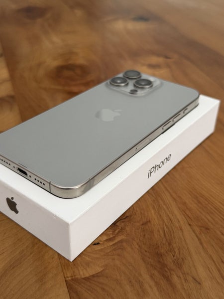 iPhone 15 pro Max 256gb titanium64712989367938111