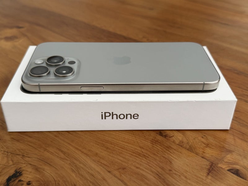 iPhone 15 pro Max 256gb titanium64712989367938110
