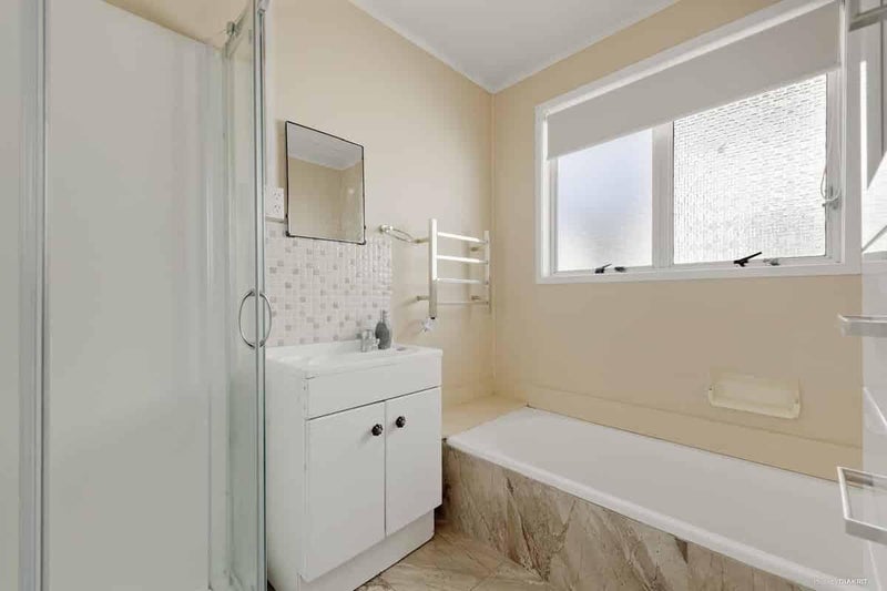 Clendon Park, 3 bedrooms64713239955073112