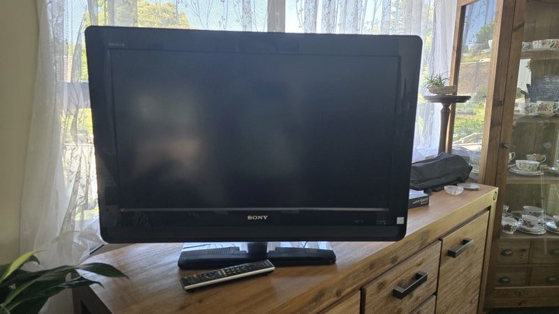 Sony Bravia 32" TV - Great condition Carousel 1