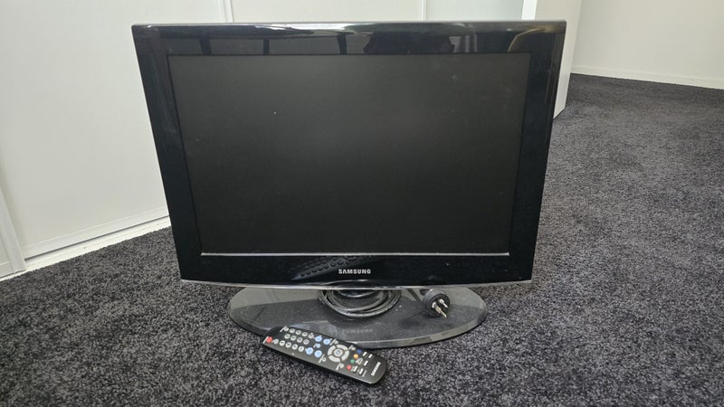 Samsung 21" TV - Great condition Carousel 1