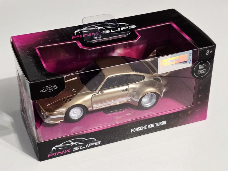 Jada Pink Slips Porsche 935 Turbo - Scale 1:32 Carousel 1
